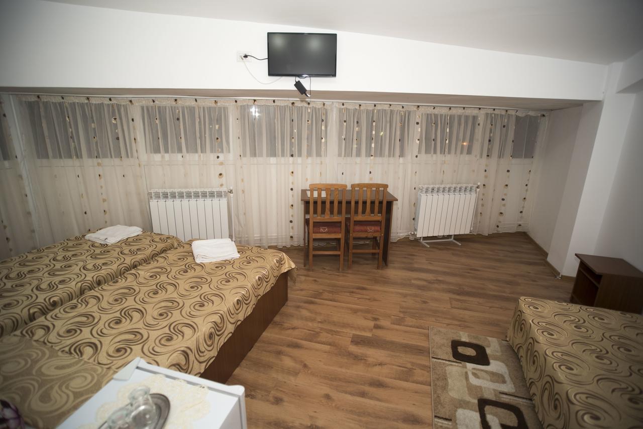 Hostel Ruxandra Fokszany Zewnętrze zdjęcie